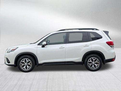 Crystal White Pearl 2024 Subaru Forester Premium