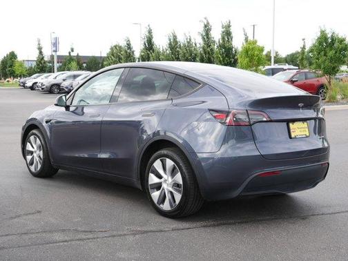 Midnight Silver Metallic 2023 Tesla Model Y Long Range