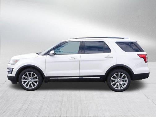 White Platinum Tri-Coat Metallic 2017 Ford Explorer Limited
