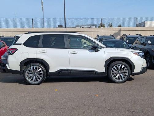Crystal White Pearl 2025 Subaru Forester Touring