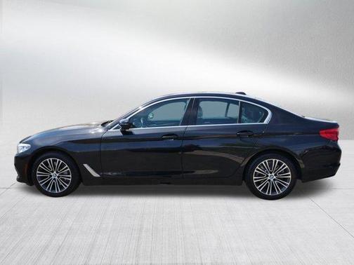 Black Sapphire Metallic 2019 BMW 530 i xDrive