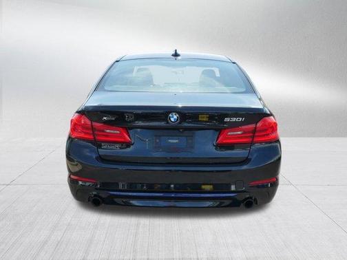 Black Sapphire Metallic 2019 BMW 530 i xDrive