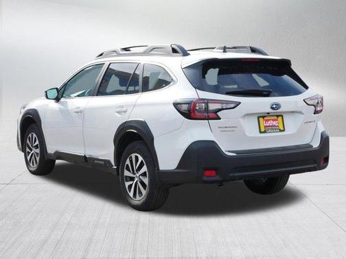 Crystal White Pearl 2025 Subaru Outback Premium