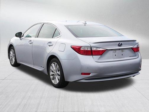 Silver Lining Metallic 2013 Lexus ES 300h Base