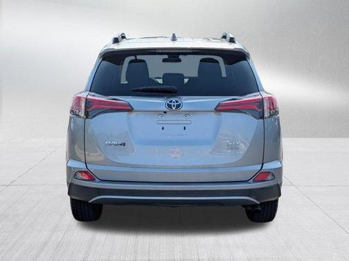 Silver Sky Metallic 2018 Toyota RAV4 XLE