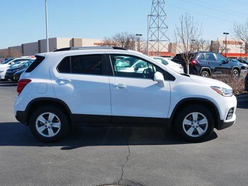 Summit White 2020 Chevrolet Trax LT