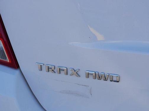 Summit White 2020 Chevrolet Trax LT