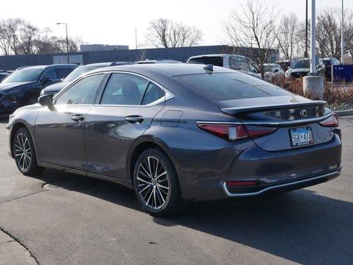 2024 Lexus ES 300h Luxury