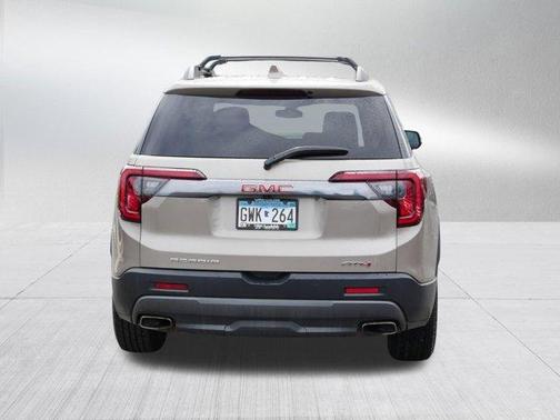 2022 GMC Acadia AT4