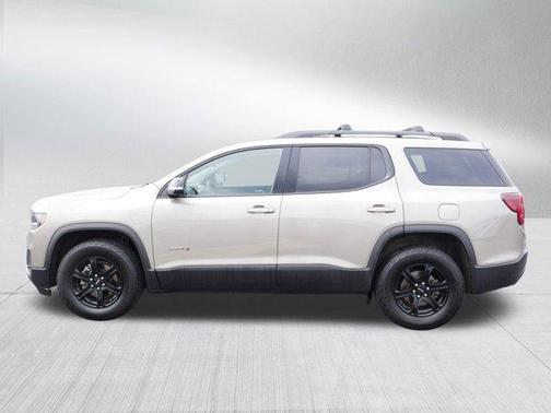 2022 GMC Acadia AT4