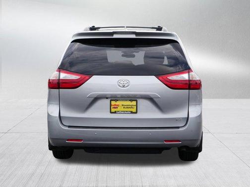 2019 Toyota Sienna XLE
