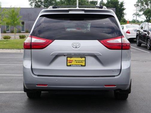 2019 Toyota Sienna XLE