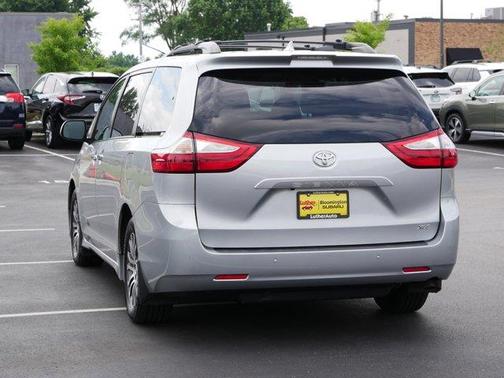 2019 Toyota Sienna XLE