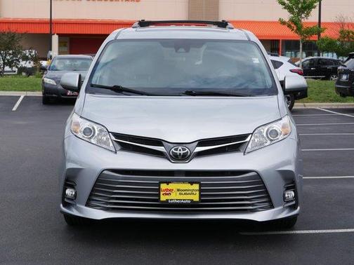 2019 Toyota Sienna XLE