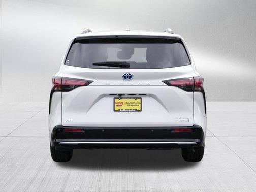2022 Toyota Sienna Platinum 7 Passenger