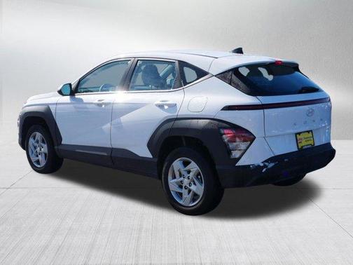 2024 Hyundai KONA SE