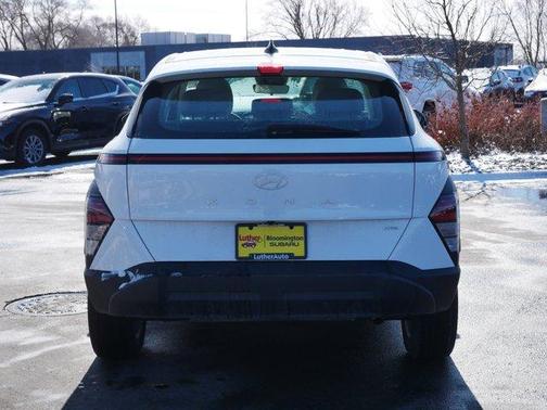 2024 Hyundai KONA SE