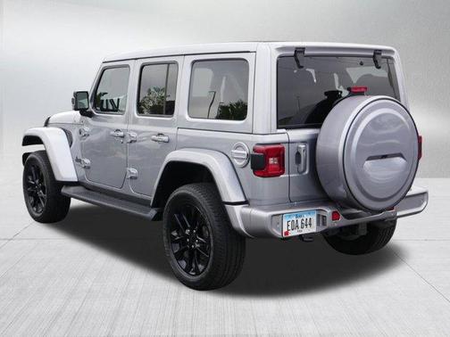 2021 Jeep Wrangler Unlimited Sahara Altitude