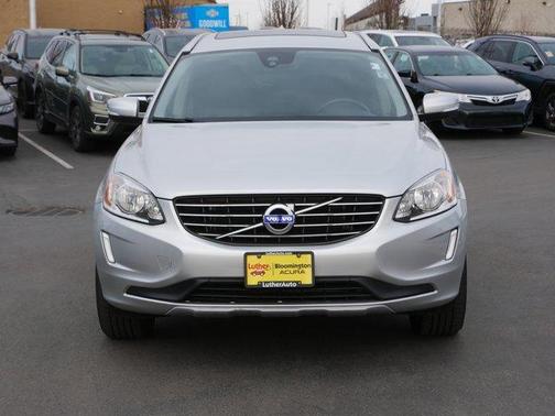 Bright Silver Metallic 2016 Volvo XC60 T5 Premier
