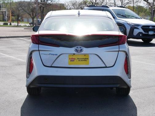 Classic Silver Metallic 2017 Toyota Prius Prime Plus