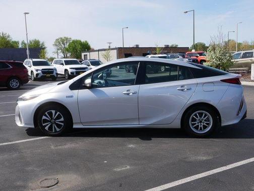 Classic Silver Metallic 2017 Toyota Prius Prime Plus