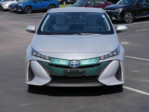 Classic Silver Metallic 2017 Toyota Prius Prime Plus
