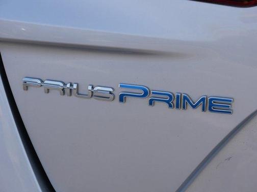 Classic Silver Metallic 2017 Toyota Prius Prime Plus