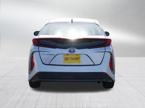 Classic Silver Metallic 2017 Toyota Prius Prime Plus