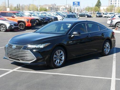 Midnight Black Metallic 2020 Toyota Avalon Hybrid XLE