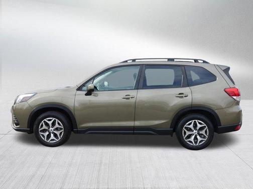 Autumn Green Metallic 2023 Subaru Forester Premium
