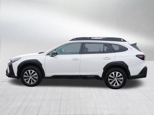 Crystal White Pearl 2025 Subaru Outback Premium