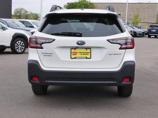 Crystal White Pearl 2025 Subaru Outback Premium