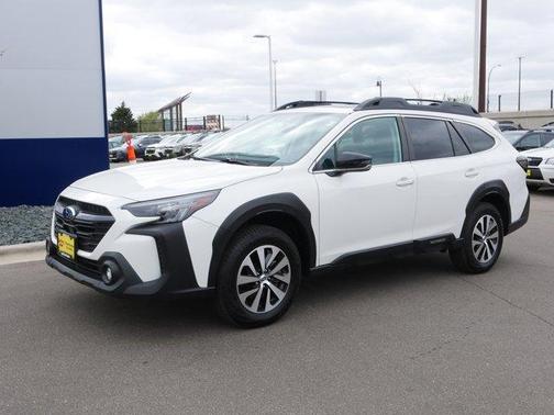 Crystal White Pearl 2025 Subaru Outback Premium