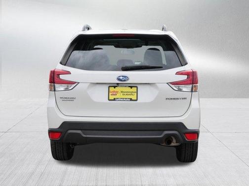 Crystal White Pearl 2023 Subaru Forester Premium