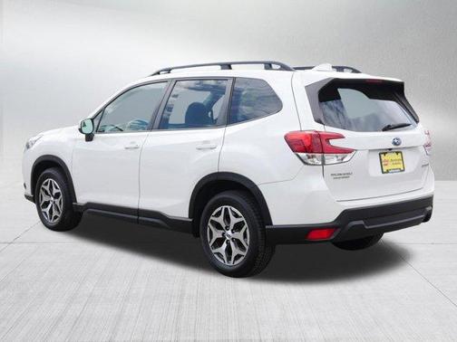 Crystal White Pearl 2023 Subaru Forester Premium