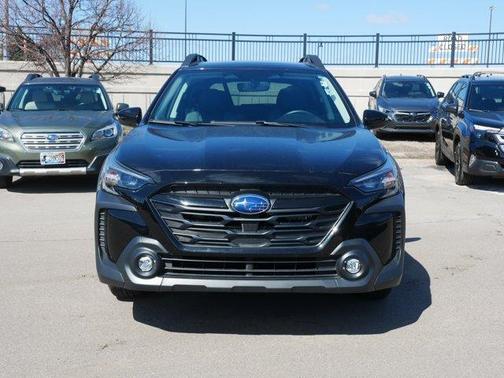 Crystal Black Silica 2025 Subaru Outback Onyx Edition