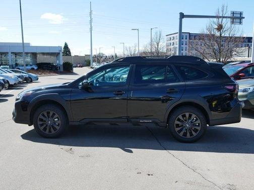 Crystal Black Silica 2025 Subaru Outback Onyx Edition