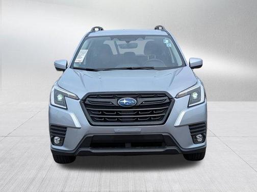 Ice Silver Metallic 2024 Subaru Forester Premium