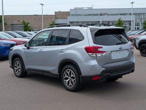 Ice Silver Metallic 2024 Subaru Forester Premium