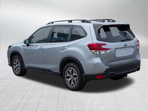 Ice Silver Metallic 2024 Subaru Forester Premium