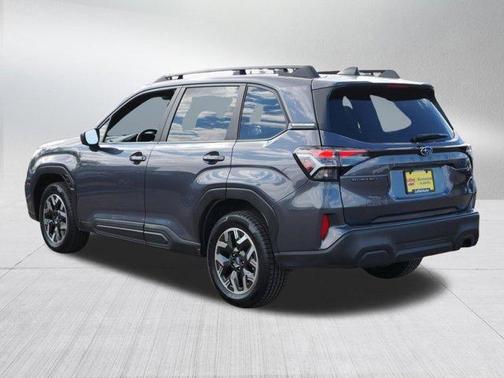 Magnetite Gray Metallic 2025 Subaru Forester Premium