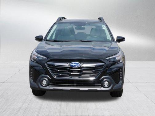 Crystal Black Silica 2025 Subaru Outback Premium