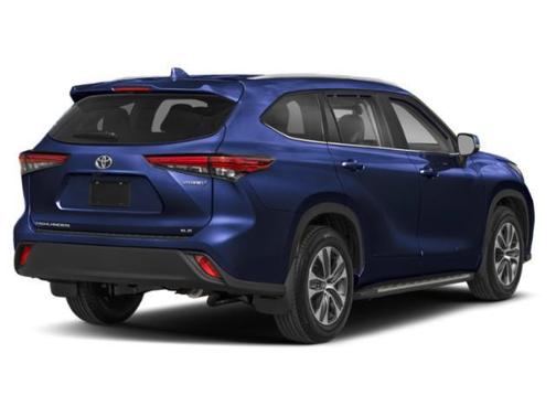 Celestial Silver Metallic 2023 Toyota Highlander Hybrid XLE