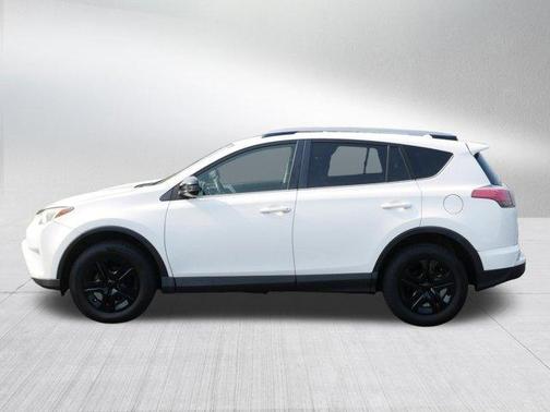 Super White 2018 Toyota RAV4 LE