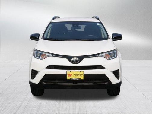 Super White 2018 Toyota RAV4 LE