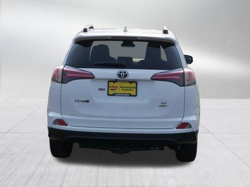 Super White 2018 Toyota RAV4 LE