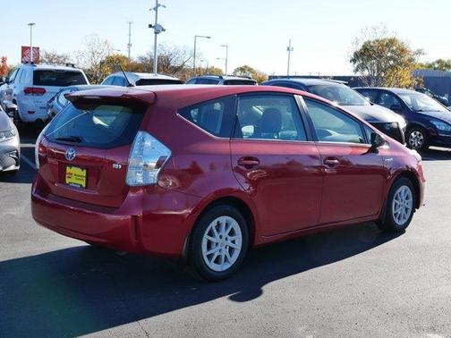 2014 Toyota Prius v Two