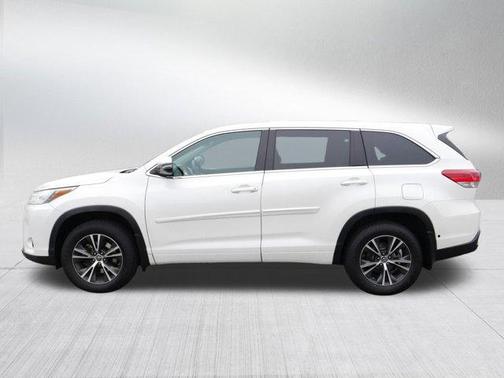 2017 Toyota Highlander LE