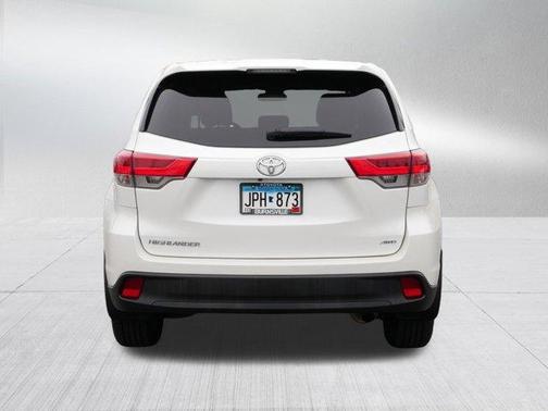 2017 Toyota Highlander LE
