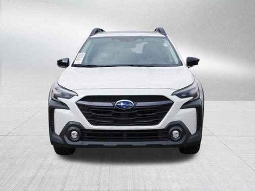 Crystal White Pearl 2025 Subaru Outback Premium